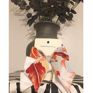 Woman’s Floral and White Hair Elastic Bows